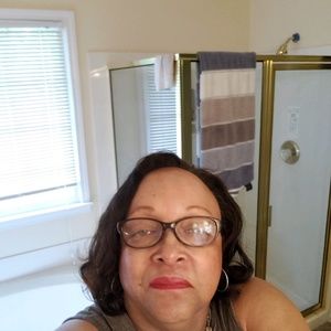 Meet your Posher, Joan